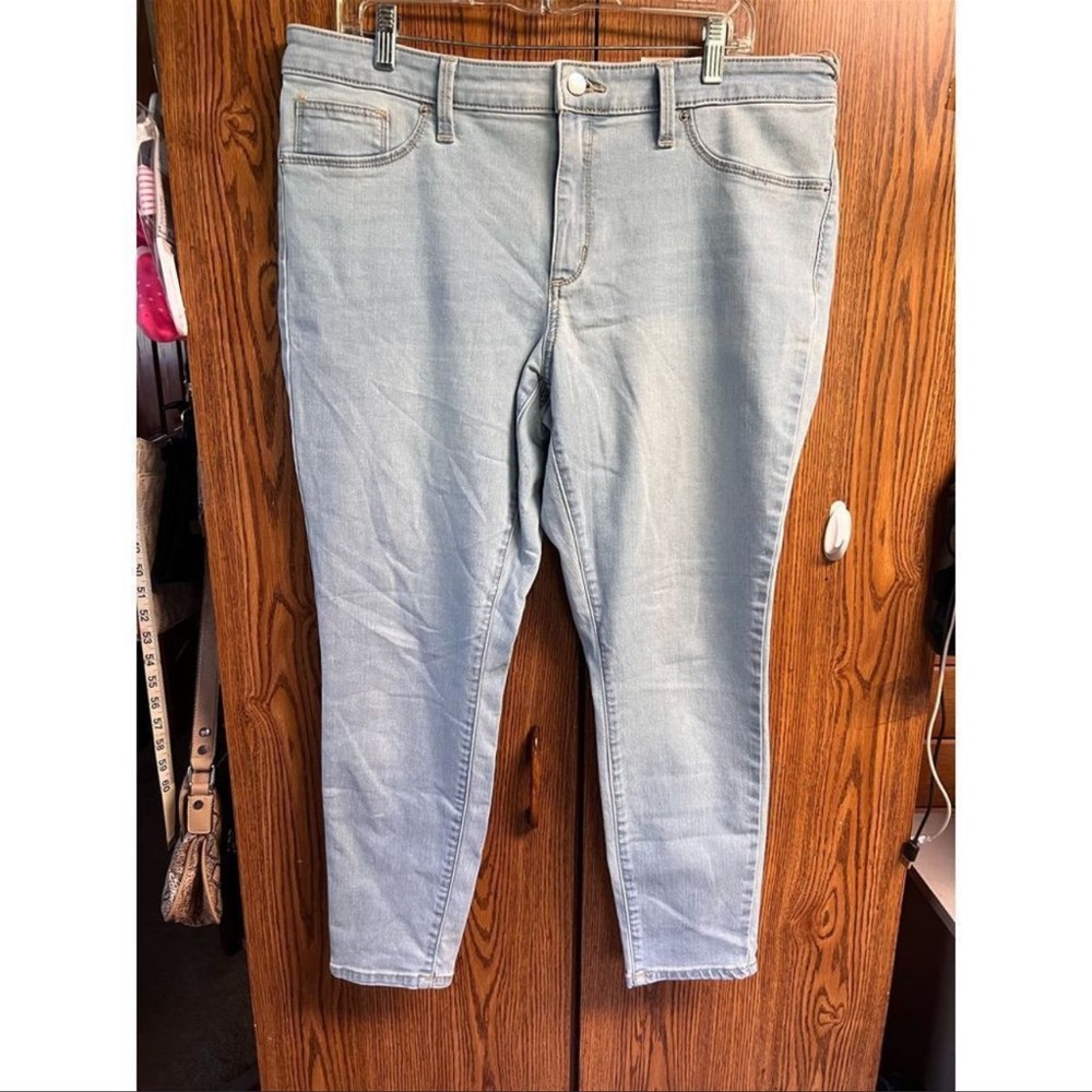 Universal thread jeggings